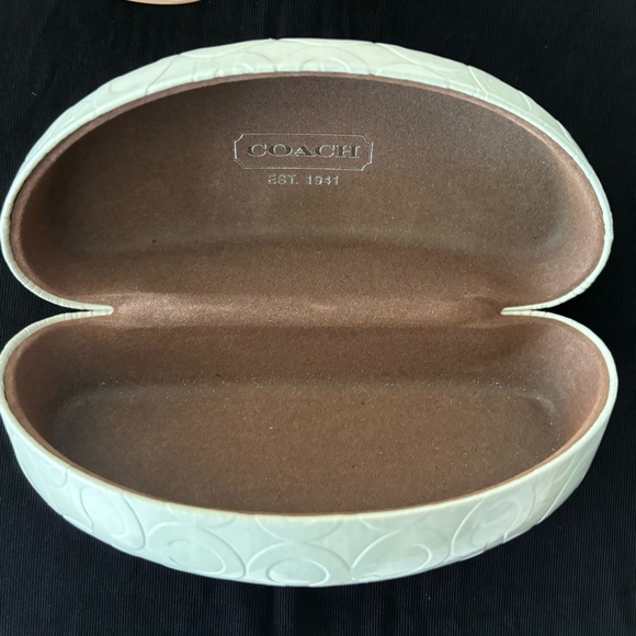 Coach Round Sunglasses - Picture 6 of 8